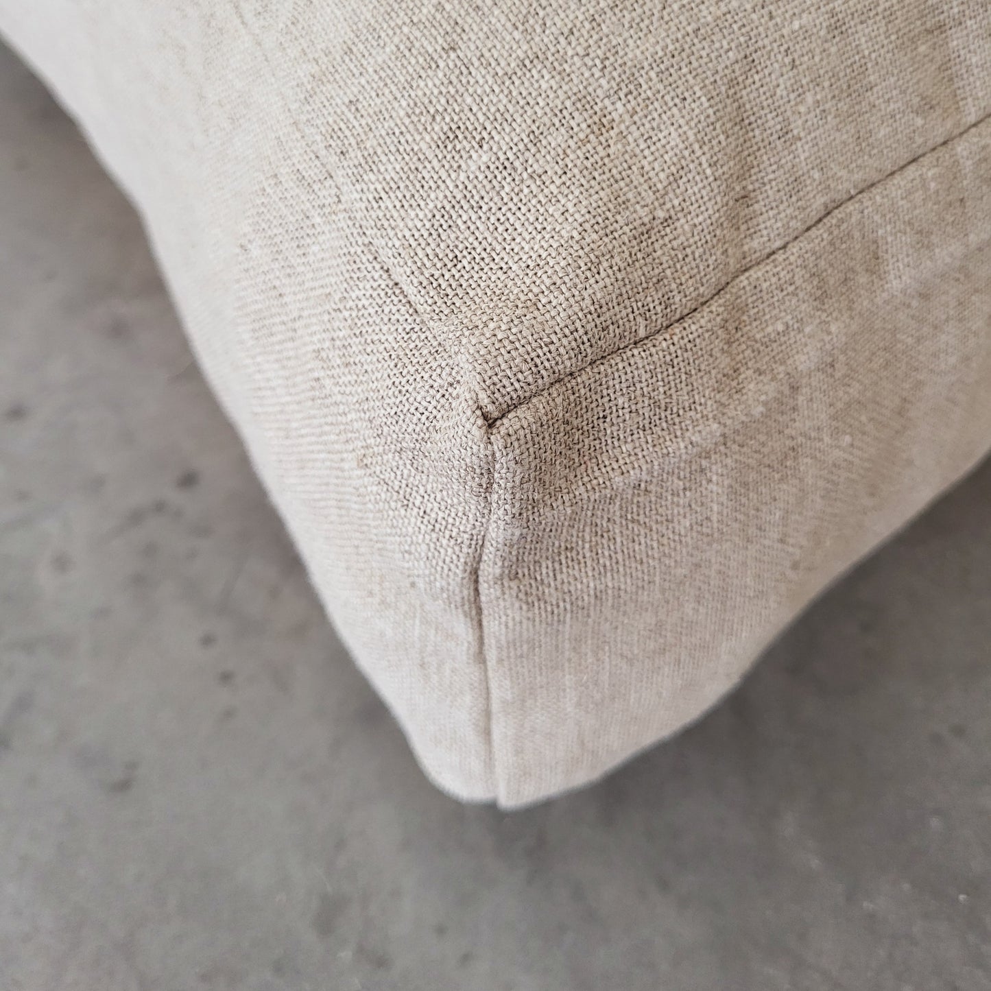 Linen cru pouf